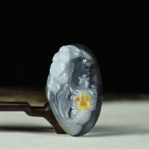 籽料和田玉青花金玉满堂吊坠