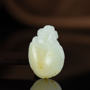 籽料和田白玉龙龟吊坠