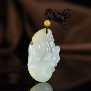 籽料和田白玉如意吊坠