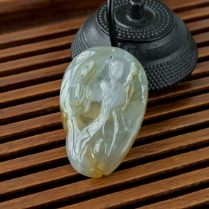 糯冰种飘黄翡翡翠仕女吊坠