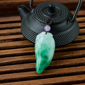 糯冰种飘翠翡翠福瓜吊坠