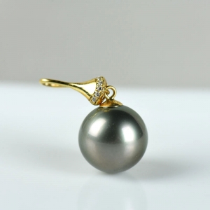 18K海水黑色珍珠吊坠