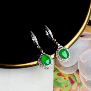 18K冰种阳绿翡翠耳坠