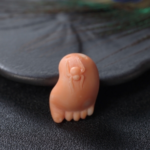 MOMO珊瑚知足吊坠