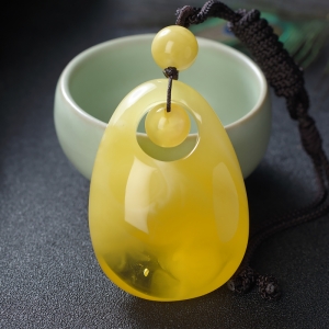 白花蜜蜡水滴吊坠