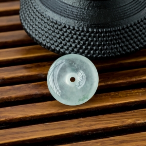 糯冰种飘花翡翠平安扣吊坠