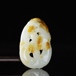 籽料和田白玉喜上眉梢吊坠