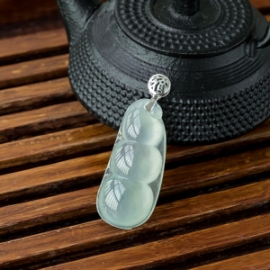 18K冰种晴水翡翠连中三元吊坠