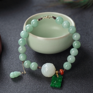 8.5mm糯种浅绿翡翠单圈手串