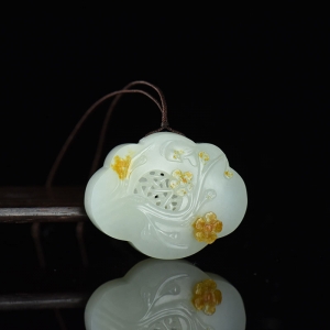 籽料和田白玉喜上眉梢香囊吊坠