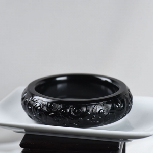 58.5mm山料和田青玉年年有余手镯