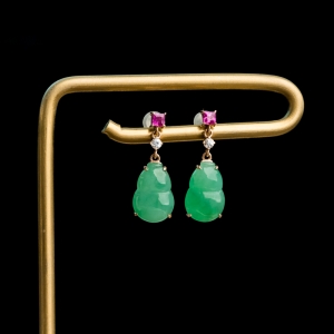 18K糯冰种苹果绿翡翠葫芦耳坠