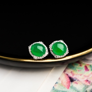 18K糯冰种翠绿翡翠耳钉