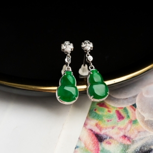 18K糯冰种翠绿翡翠葫芦耳坠