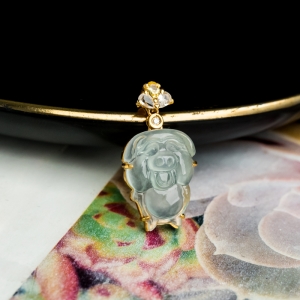 18K冰种翡翠福猪吊坠