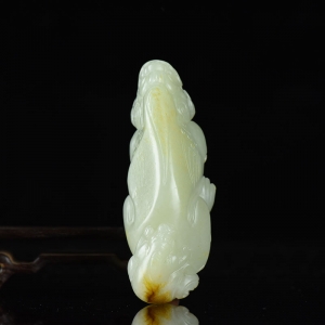 籽料和田青白玉带子上朝手把件