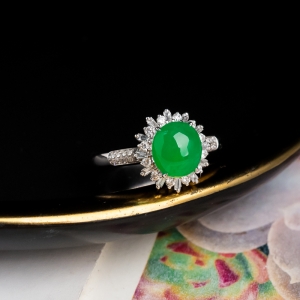 18K糯冰种阳绿翡翠戒指