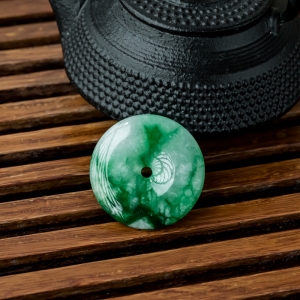 糯冰种飘翠翡翠平安扣吊坠