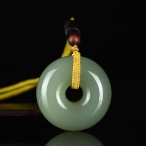 山料和田青玉平安扣吊坠