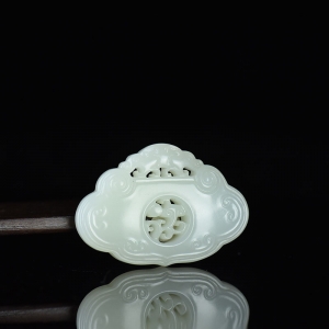 籽料和田白玉如意平安锁吊坠