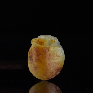 籽料和田白玉龙龟吊坠