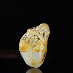 籽料和田玉罗汉吊坠