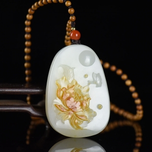 籽料和田白玉富贵牡丹吊坠
