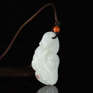籽料和田白玉如意吊坠