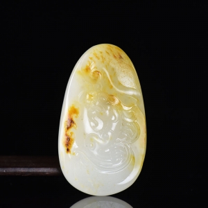 籽料和田白玉飞龙在天吊坠