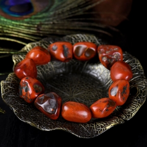 铁皮包浆料南红随形单圈手串