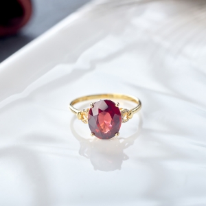 18K酒红石榴石戒指
