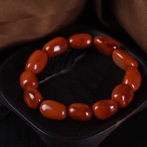 火焰纹南红随形单圈手串