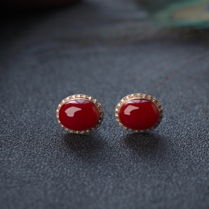 18K阿卡牛血红珊瑚耳钉