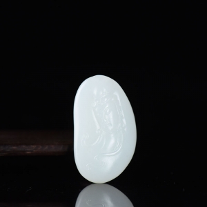 籽料和田白玉观音吊坠