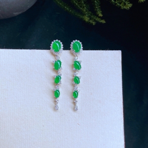 18K冰种阳绿翡翠耳坠