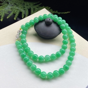 糯冰种翠绿翡翠塔链