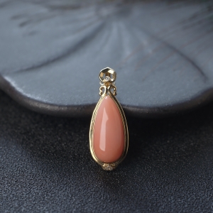 18KMOMO珊瑚水滴吊坠