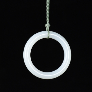 籽料和田白玉玉环吊坠