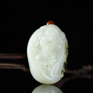 籽料和田白玉财神吊坠