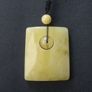 白花蜜蜡方牌吊坠