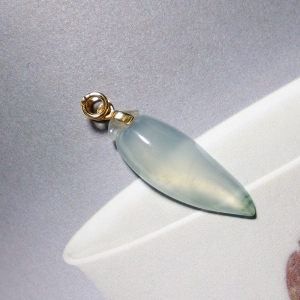 18k冰种飘花翡翠福瓜吊坠