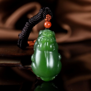 山料和田碧玉貔貅吊坠