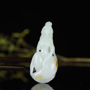 籽料和田白玉玉贵人吊坠