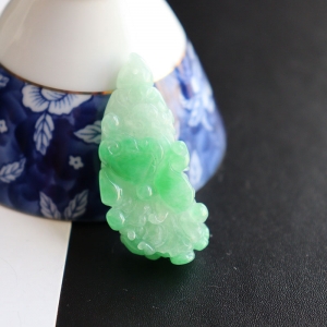 糯冰种飘翠翡翠百财吊坠