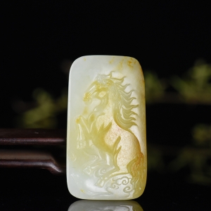 籽料和田白玉马到成功吊坠