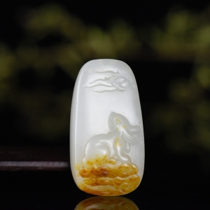 籽料和田白玉卯兔吊坠