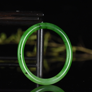 54.5mm山料和田碧玉叮当镯