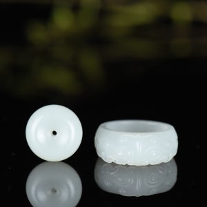 籽料和田白玉守护指环套装