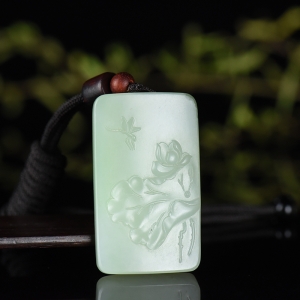 籽料和田翠青玉荷塘清趣吊坠