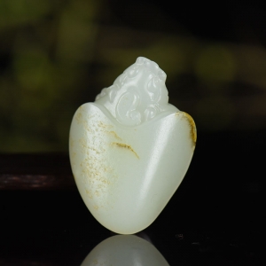 籽料和田白玉龙龟吊坠